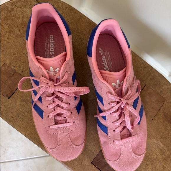 Adidas Gazelle Pink with Blue Stripes - Picture 3 of 7